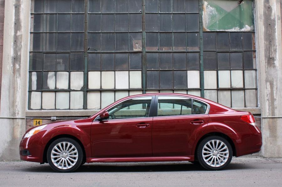  Subaru Legacy 2.5GT 2010 года  (фото 7 из 82)